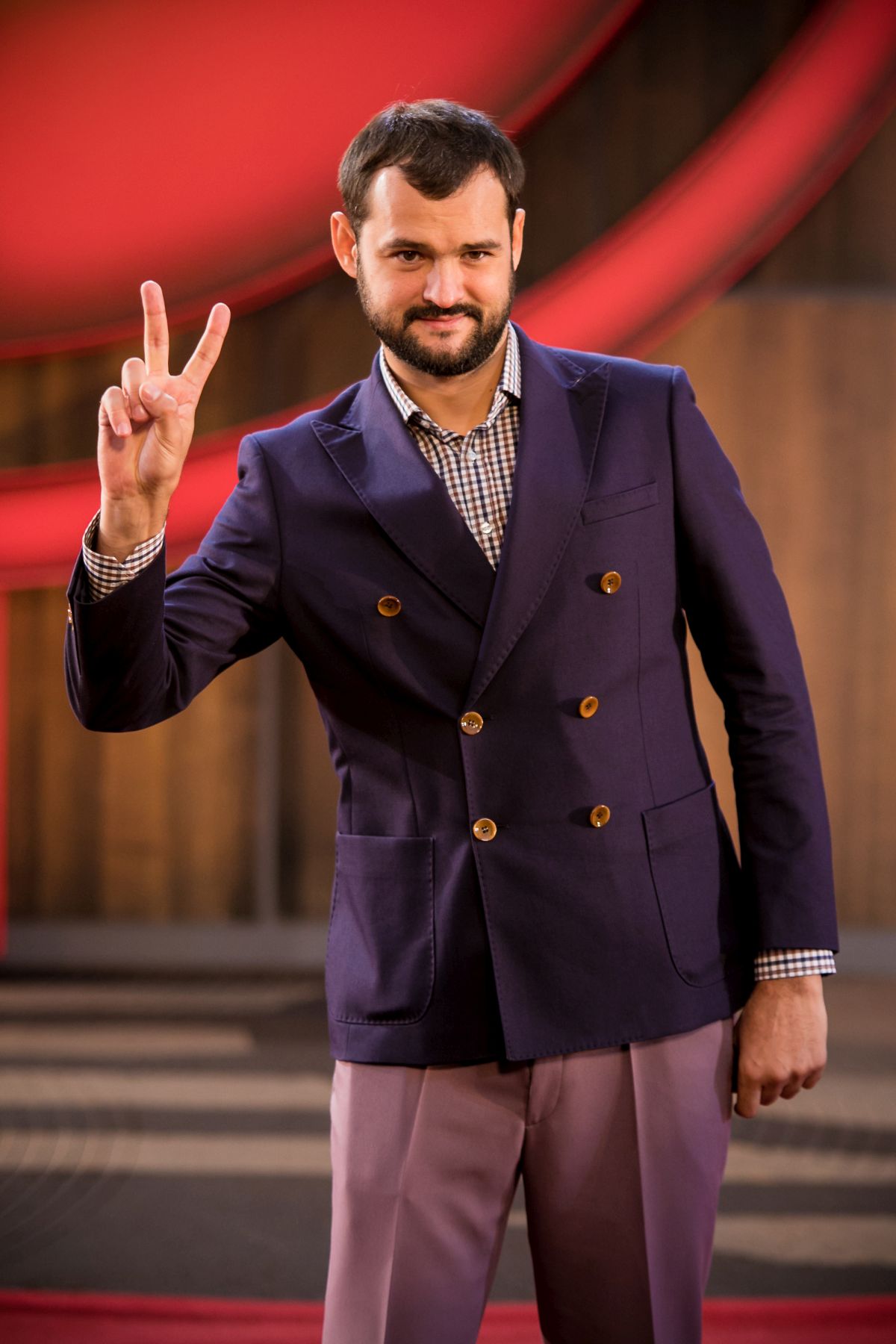       Comedy Club   Luxary Village () /  - 96