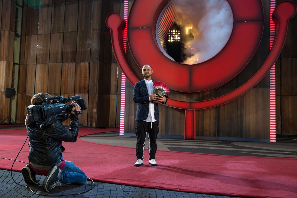       Comedy Club   Luxary Village () /  - 150