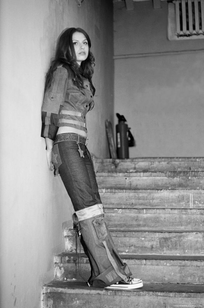 -  (Chi-Li, Chee-Lee Photo)  ,  , , , ,  /  - 37