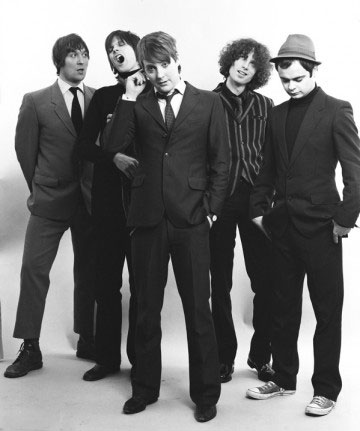 Kaiser Chiefs Photo (  )   -     /  - 24
