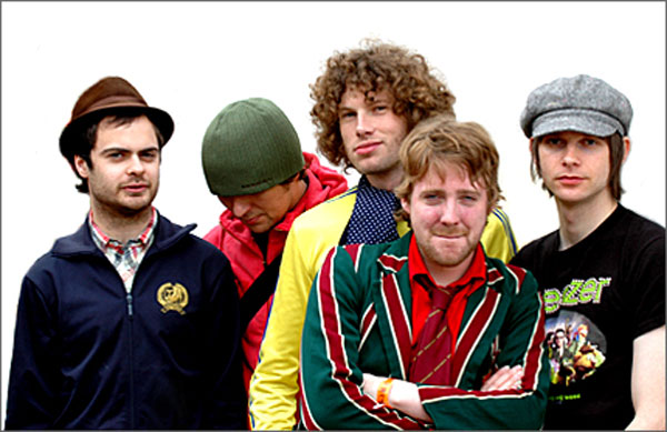 Kaiser Chiefs Photo (  )   -    