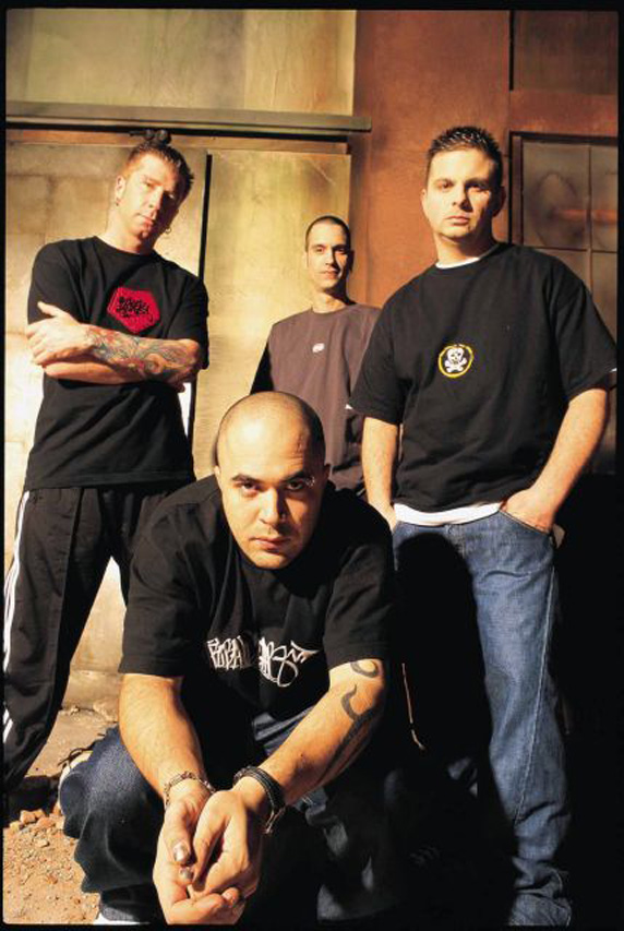 Staind Photo ( )  