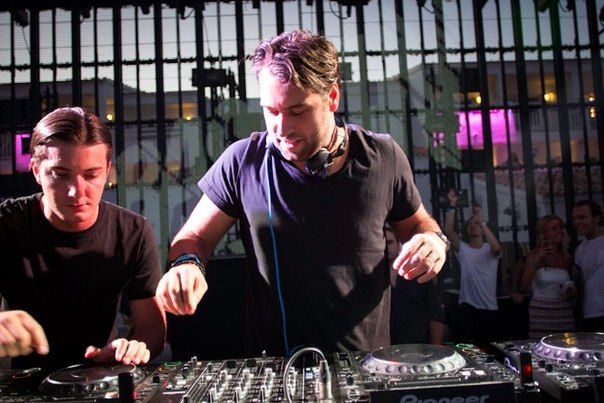 Swedish House Mafia Photo (   )     /  - 22