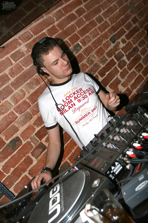 DJ Smash    (  Photo)   /  - 3