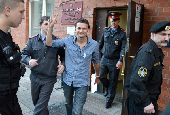    (Ilya Yashin Photo)   /  - 10