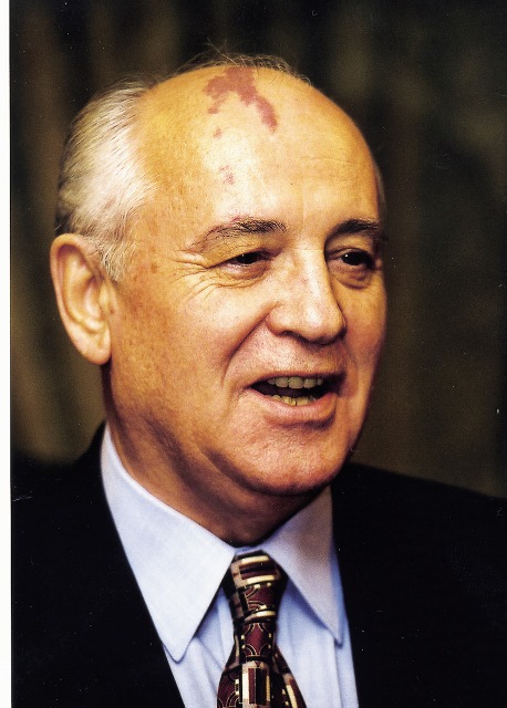    (Mikhail Gorbachev Photo) ,       /  - 1
