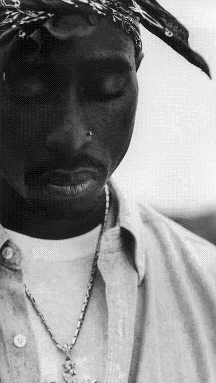 2Pac Photo (2,   )   /  - 36