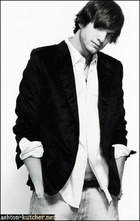 Ashton Kutcher Photo (  )  ,   ,     /  - 56