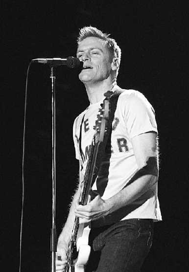 Bryan Adams Photo (  )   ,  /  - 10