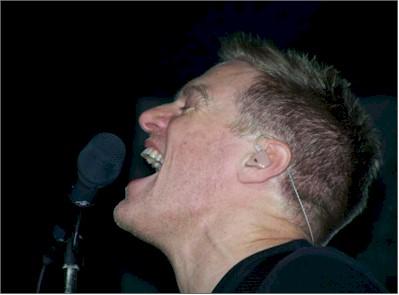 Bryan Adams Photo (  )   ,  /  - 16