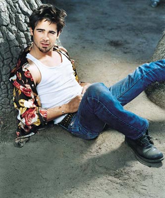 Colin Farrell Photo (  )    /  - 19
