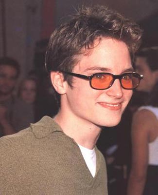 Elijah Wood Photo (  )    /  - 34