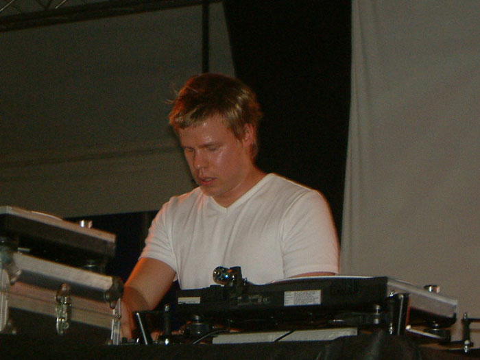 Ferry Corsten Photo (  )  ,  /  - 9