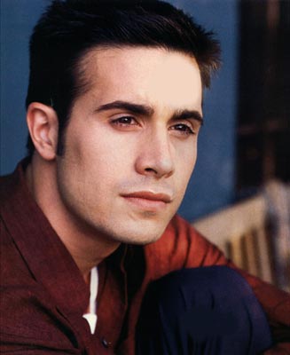 Freddie Prinze Jr Photo ( - )  ,    /  - 9