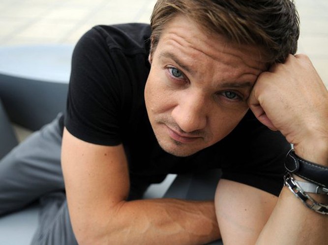 Jeremy Renner Photo (  )  ,      /  - 12