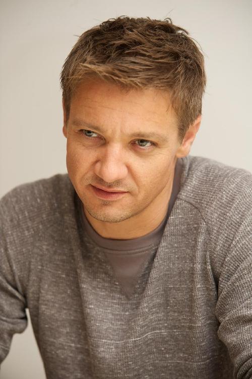 Jeremy Renner Photo (  )  ,      /  - 15