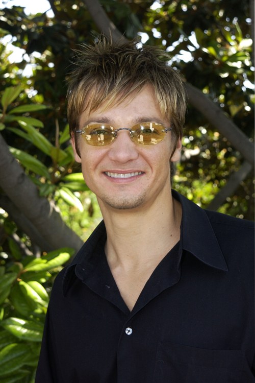 Jeremy Renner Photo (  )  ,      /  - 24