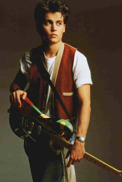 Johnny Depp Photo (  )    /  - 128