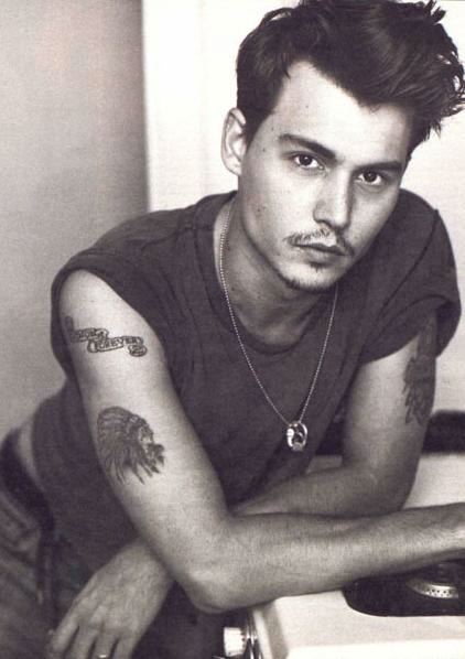 Johnny Depp Photo (  )    /  - 136