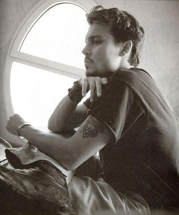Johnny Depp Photo (  )    /  - 139