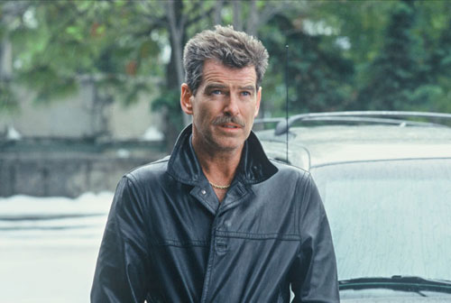 Pierce Brosnan Photo (  )   /  - 18