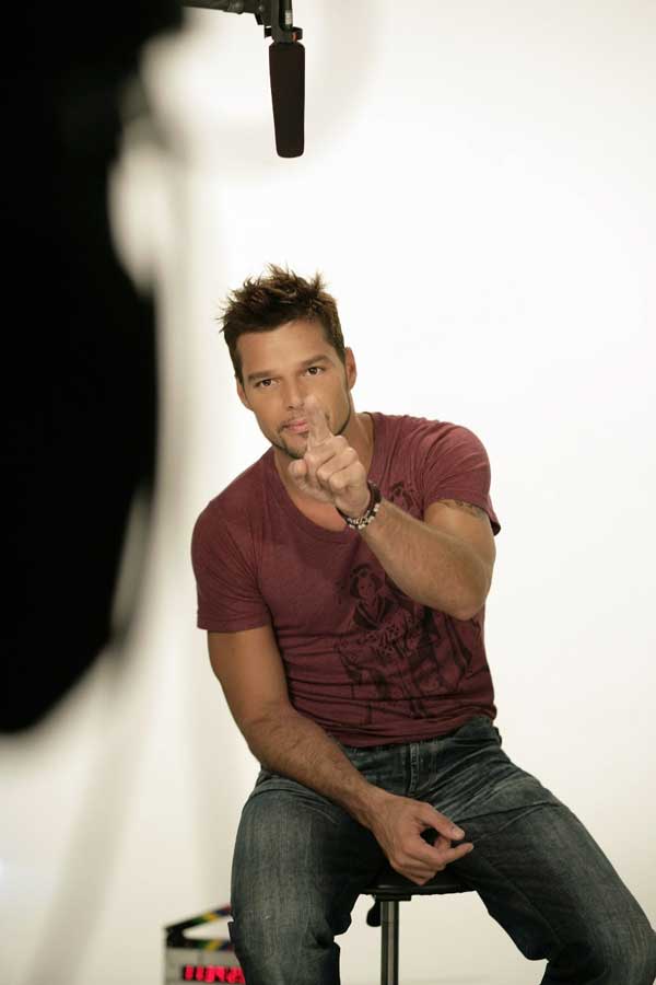 Ricky Martin Photo (  )   /  - 19