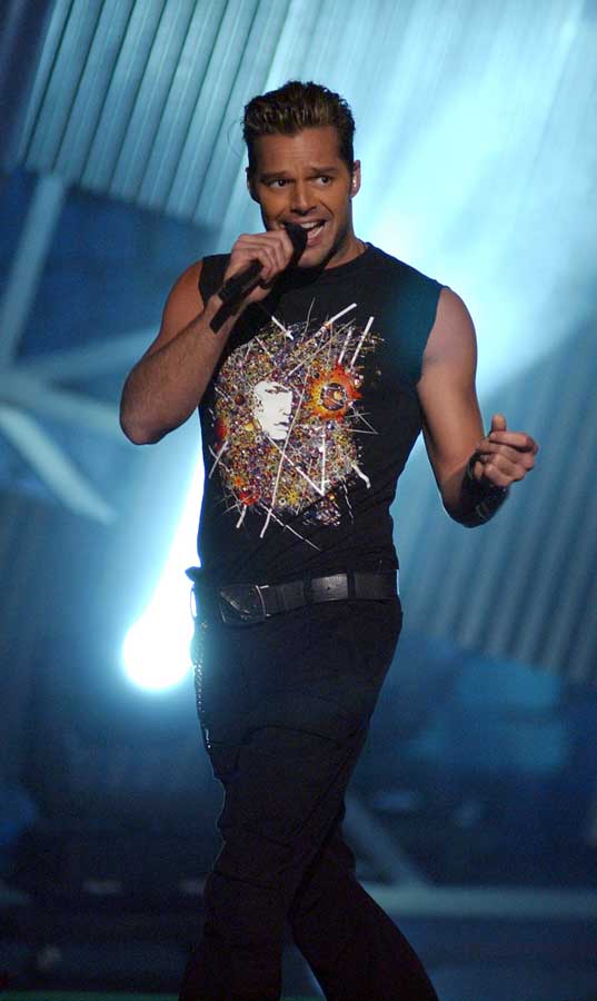 Ricky Martin Photo (  )   /  - 25