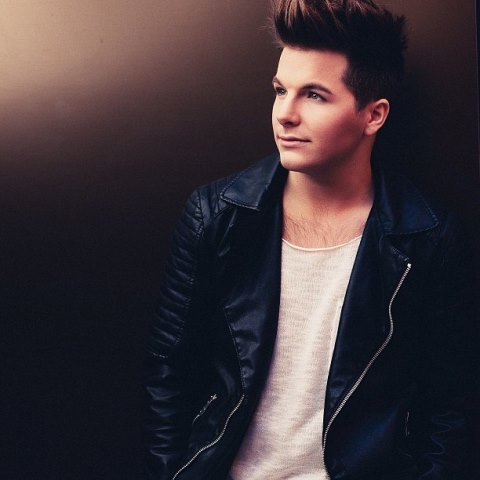 Robin Stjernberg Photo (  )  2013  /  - 22