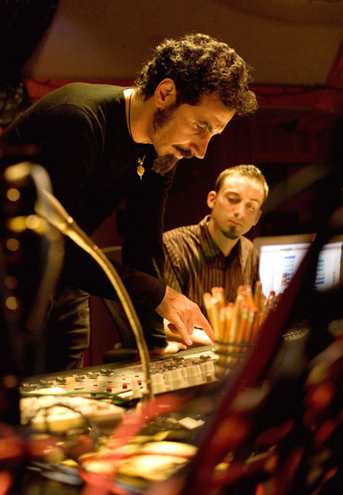 Serj Tankian Photo (  )   /  - 17