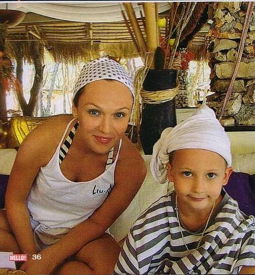    (Albina Djanabaeva Photo)  ,   ,     /  - 135