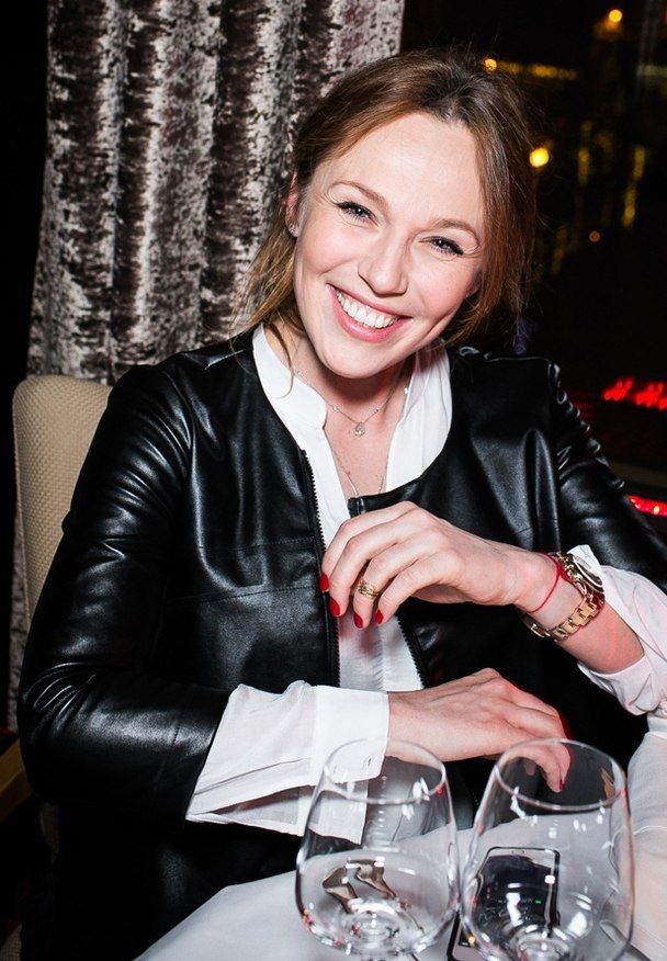    (Albina Djanabaeva Photo)  ,   ,     /  - 164