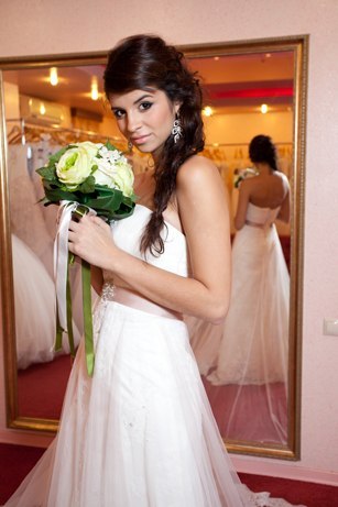    (Aliana Ustinenko Photo)  2 /  - 75