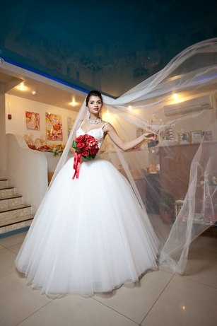    (Aliana Ustinenko Photo)  2 /  - 77