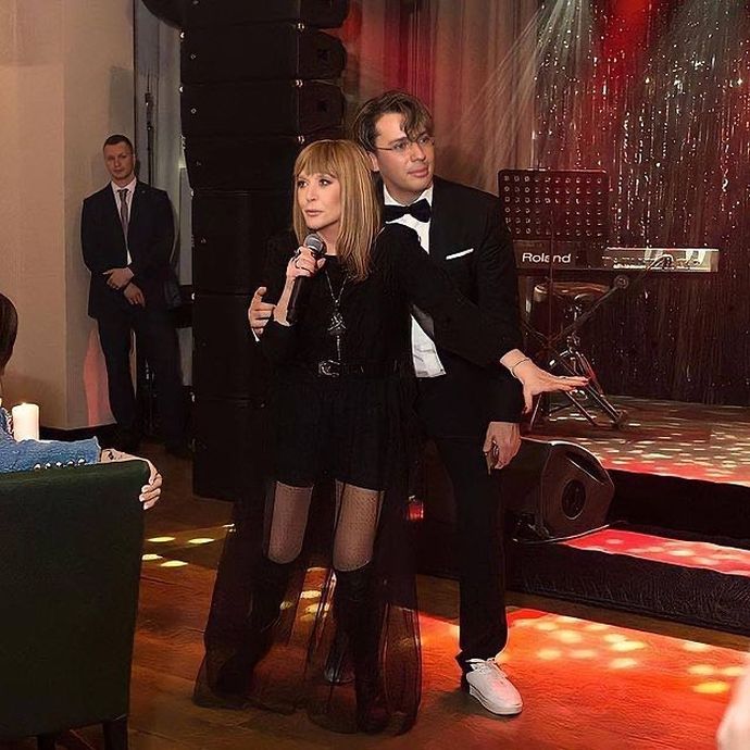    (Alla Pugacheva Photo)  ,    /  - 21