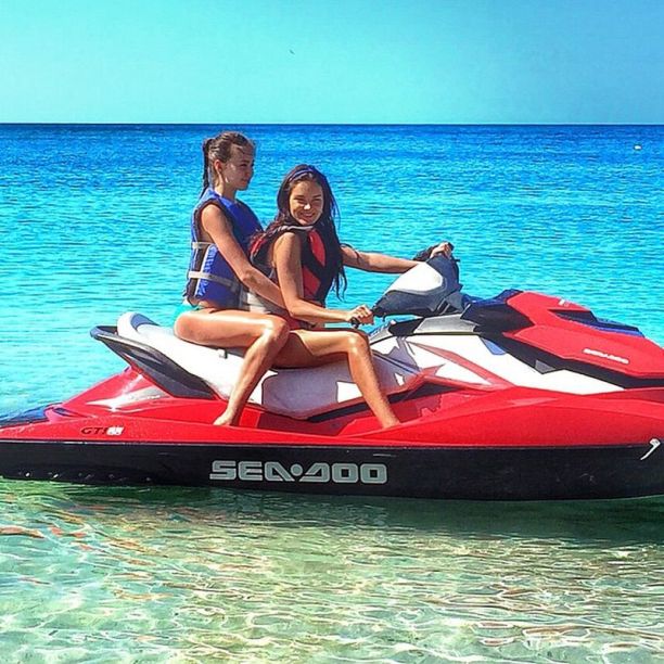   (Anastasiya Kostenko)  - ,    ,   /  - 157