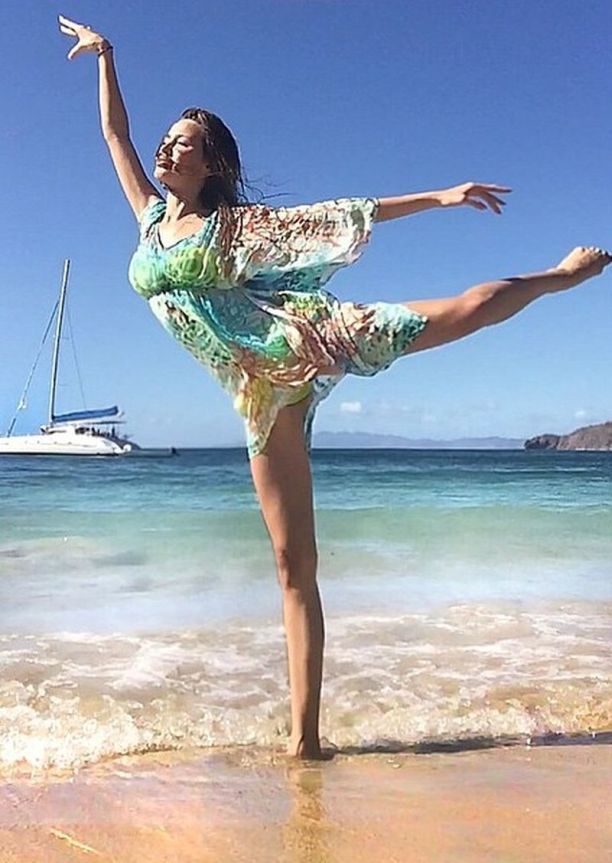   (Anastasiya Kostenko)  - ,    ,   /  - 160