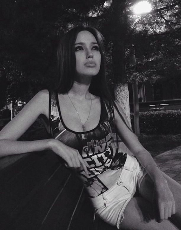   (Anastasiya Kostenko)  - ,    ,   /  - 187