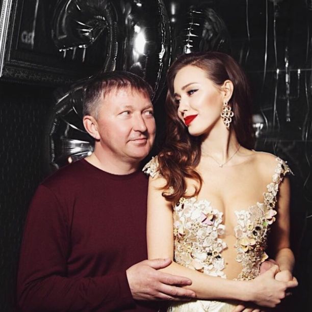   (Anastasiya Kostenko)  - ,    ,   /  - 189