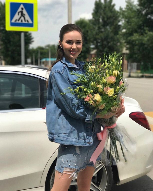   (Anastasiya Kostenko)  - ,    ,   /  - 190