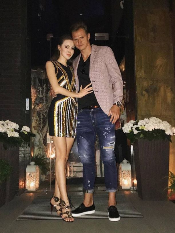   (Anastasiya Kostenko)  - ,    ,   /  - 197