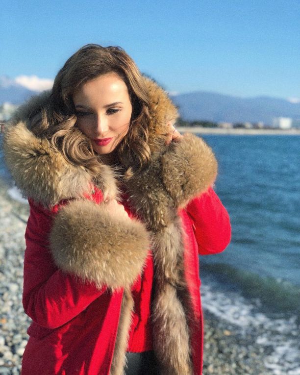    (Anfisa Chekhova Photo)  ,     /  - 24