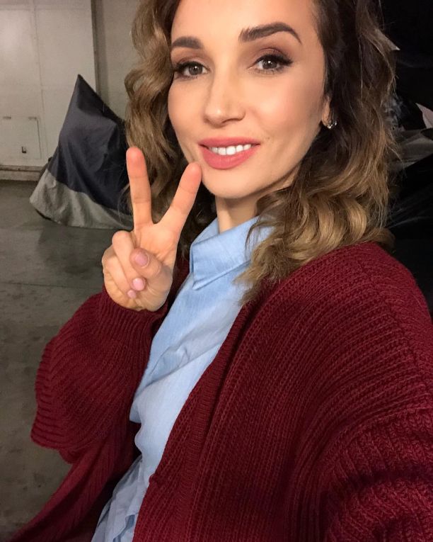    (Anfisa Chekhova Photo)  ,     /  - 27