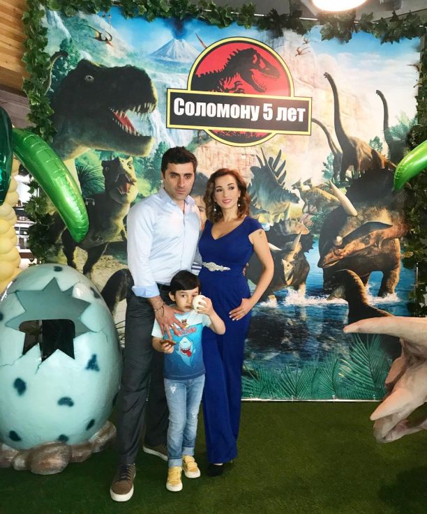    (Anfisa Chekhova Photo)  ,     /  - 52