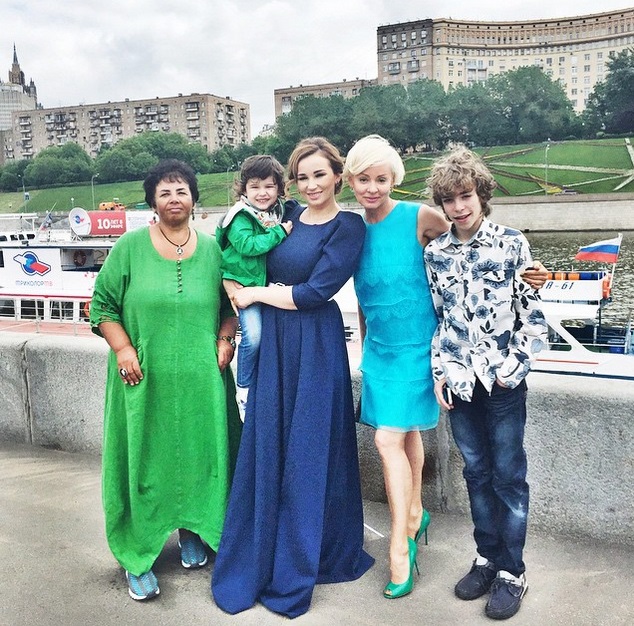    (Anfisa Chekhova Photo)  ,     /  - 96