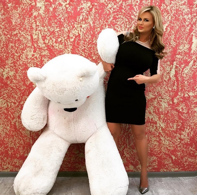    (Anna Semenovich Photo)  ,     /  - 91