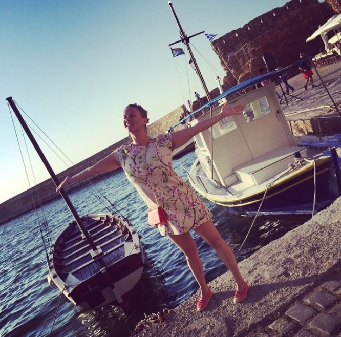    (Anna Semenovich Photo)  ,     /  - 100