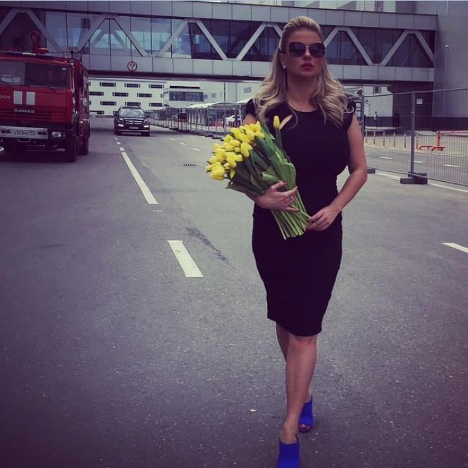    (Anna Semenovich Photo)  ,     /  - 102
