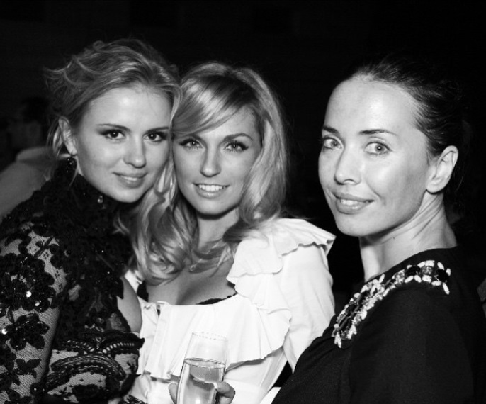    (Anna Semenovich Photo)  ,     /  - 103
