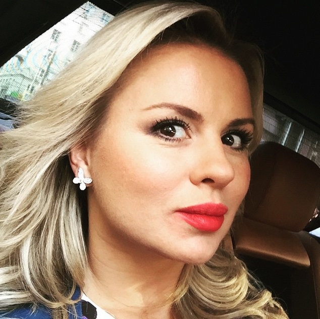    (Anna Semenovich Photo)  ,     /  - 115