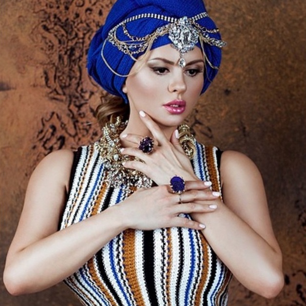    (Anna Semenovich Photo)  ,     /  - 117